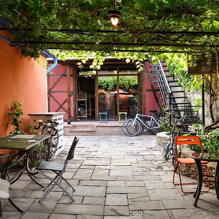 Funky Mamaliga Hostel Κισινάου Εξωτερικό φωτογραφία
