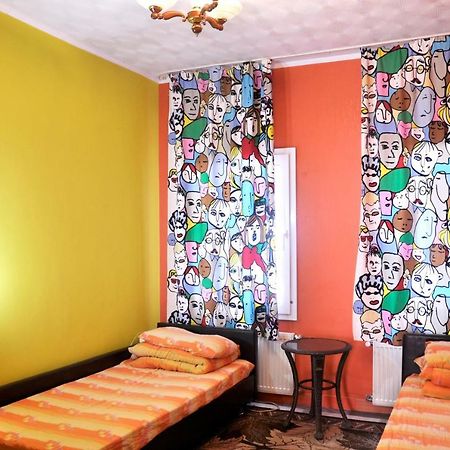 Funky Mamaliga Hostel Κισινάου Εξωτερικό φωτογραφία
