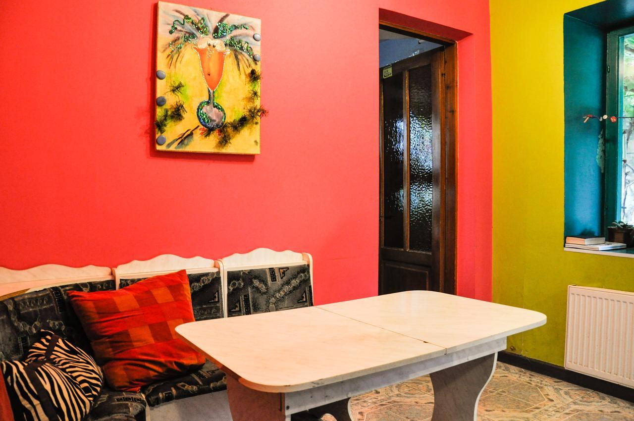 Funky Mamaliga Hostel Κισινάου Εξωτερικό φωτογραφία