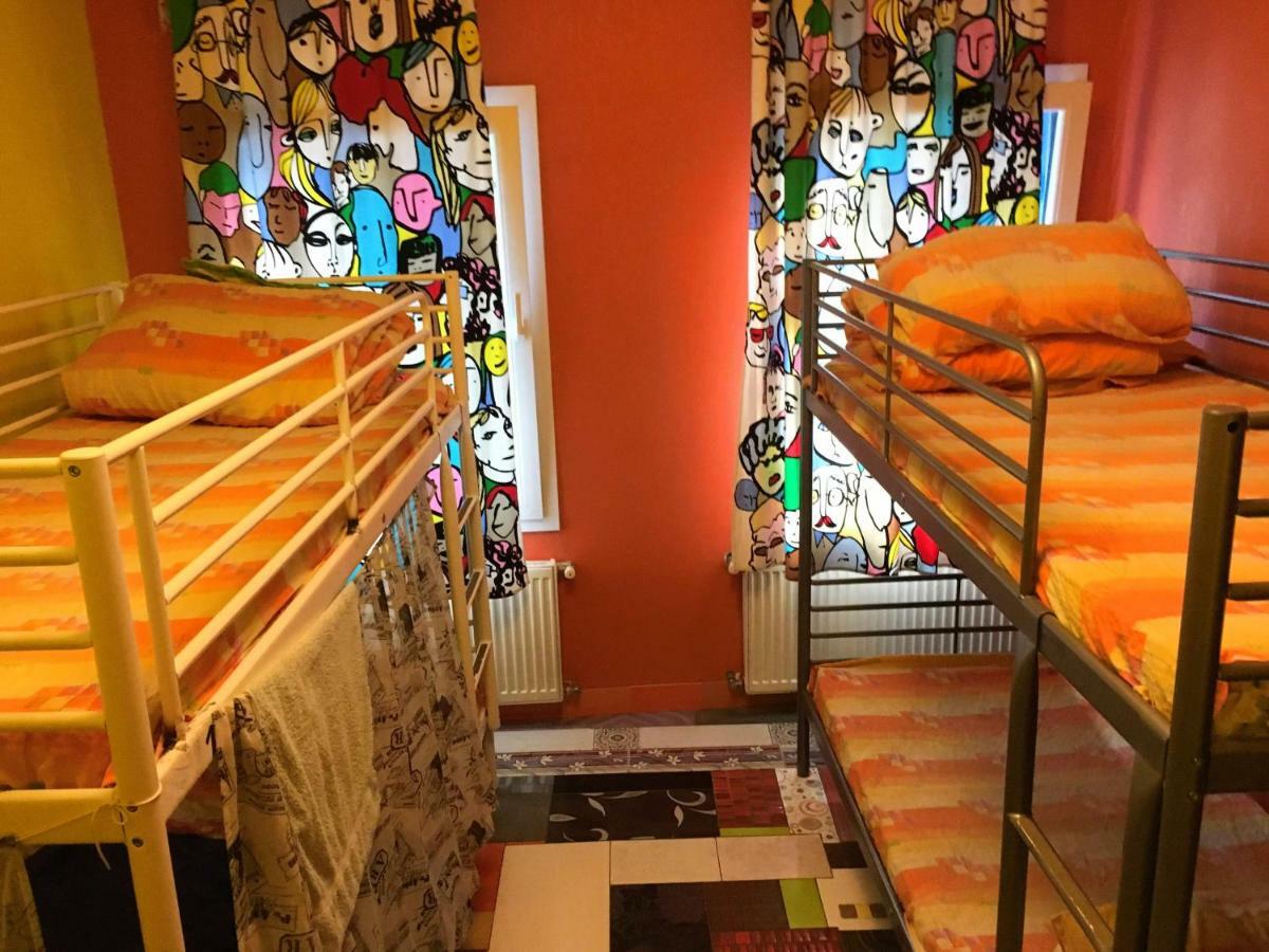 Funky Mamaliga Hostel Κισινάου Εξωτερικό φωτογραφία