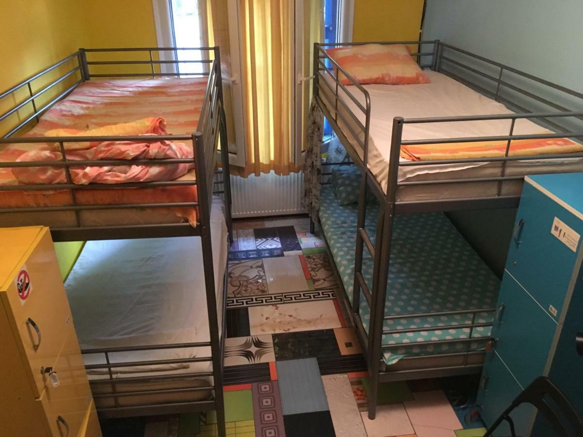 Funky Mamaliga Hostel Κισινάου Εξωτερικό φωτογραφία